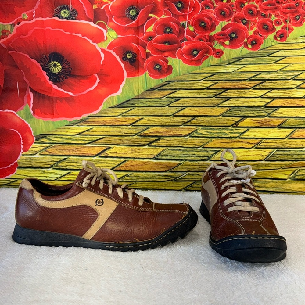 Mens Born walking /hiking shoe with tread